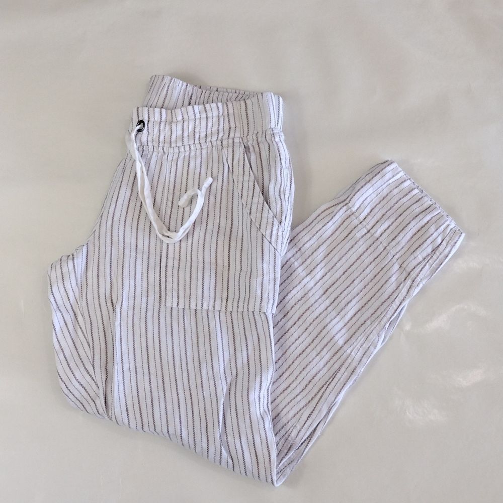 Athleta Stripped Cropped Drawstring Linen Capris